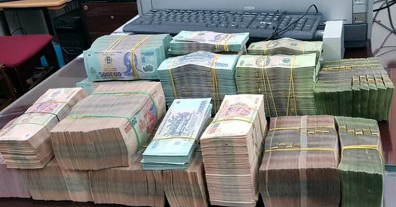 Nghịch lí doanh nghiệp 'khát' vốn, ngân hàng lại thừa tiền